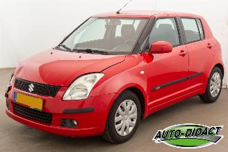 skadebil auto Suzuki Swift 1.5 Exclusive Airco 2005/9