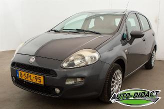 krockskadad bil auto Fiat Punto 1.2 Pop Airco 2012/6