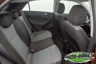Hyundai I-20 1.4 Automaat 63.407 km Airco picture 21