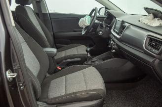 Kia Stonic 1.2 MPi 66.962 km Airco Navi ComfortPlusLine Navigator picture 21