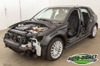 skadebil auto Audi A3 1.4 e-tron Automaat Clima Navi PHEV Attraction 2015/12