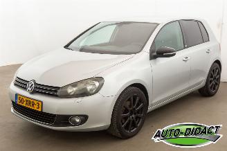 damaged passenger cars Volkswagen Golf 1.6 TDI Automaat Clima Camera 2011/8