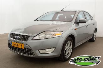 krockskadad bil auto Ford Mondeo 2.0-16V Limited Clima Navi 2010/9