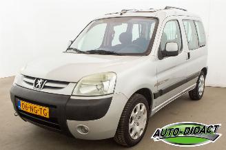 krockskadad bil auto Peugeot Partner MPV 1.6-16V Quiksilver Airco 2003/9