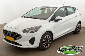 krockskadad bil auto Ford Fiesta 1.0 EcoBoost 65.443 km Clima Navi Titanium 2022/7