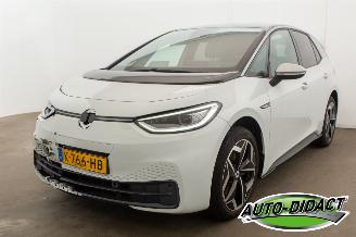 Damaged car Volkswagen ID.3 First Plus 58 kWh Clima Camera 2020/12