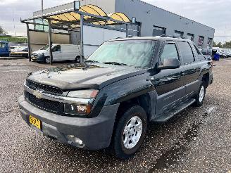 krockskadad bil auto Chevrolet Avalanche 5.3 4WD 1500 Automaat Clima Leder 2003/9