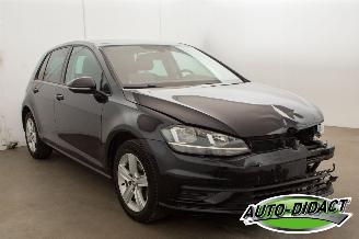 Volkswagen Golf 1.0 Automaat Clima Trendline picture 2