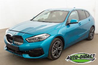 uszkodzony samochody osobowe BMW 1-serie 118i Automaat Digi Dash Camera Clima Navi 2022/11