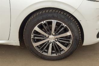 Peugeot 208 1.2 PureTech Automaat 107.250 km Navi Clima Allure picture 33