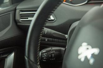 Peugeot 308 1.2 PureTech Clima Navi Blue Lease picture 14