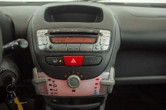 Peugeot 107 1.0-12V XS picture 7