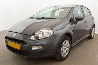 Damaged car Fiat Punto 0.9 TwinAir Street Airco 2014/5