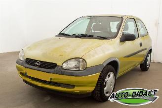 Voiture accidenté Opel Corsa 1.2i-16V 74.367 km NAP 1999/9