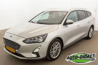 Damaged car Ford Focus 1.0 EcoBoost Clima Navi Titanium Business 2020/4