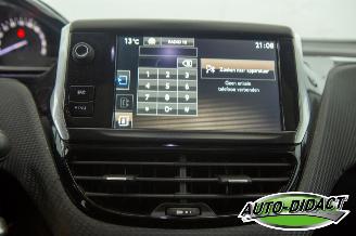 Peugeot 2008 1.2 PureTech Automaat Pano Clima Navi  Blue Lease Executive picture 9