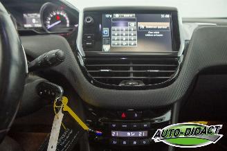 Peugeot 2008 1.2 PureTech Automaat Pano Clima Navi  Blue Lease Executive picture 11