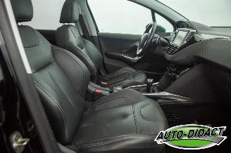 Peugeot 2008 1.2 PureTech Automaat Pano Clima Navi  Blue Lease Executive picture 21