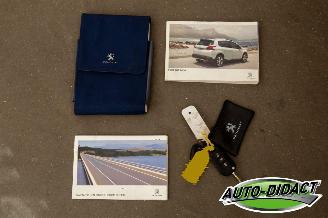 Peugeot 2008 1.2 PureTech Automaat Pano Clima Navi  Blue Lease Executive picture 34