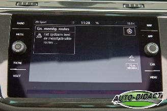 Volkswagen Tiguan 1.5 TSI Automaat Pano 360-Camera Digital Dash ACT Highline Business R picture 9