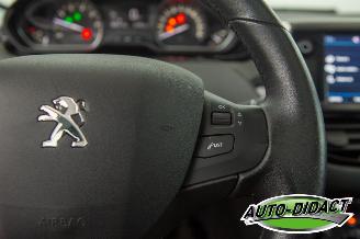 Peugeot 2008 1.2 PureTech 105.313 km Pano Airco Navi Blue Lion picture 16