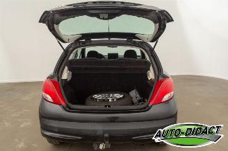 Peugeot 207 1.4 VTi X-line Airco picture 32