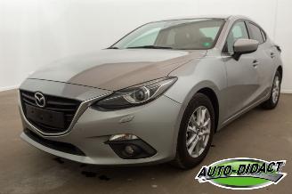 skadebil auto Mazda 3 1.5 Benz 74 kw Sense Edition 2015/2
