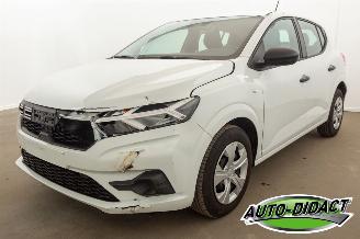 krockskadad bil auto Dacia Sandero 1.0 67KW 22.041 km 2025/2