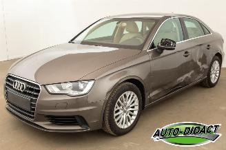 krockskadad bil auto Audi A3 1.6 TDI Clima Navi Leder Ambiente 2014/3