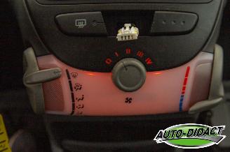 Peugeot 107 1.0-12V XS picture 8
