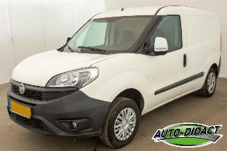 damaged commercial vehicles Fiat Doblo Cargo 1.6 MJ L1H1 Airco MOTORSCHADE 2017/6