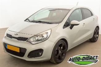 Damaged car Kia Rio 1.2 CVVT Clima Super Pack 2011/12