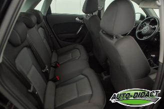 Audi A1 1.6 TDI Airco Pano Ambition picture 22
