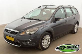 skadebil auto Ford Focus 1.6 Clima Navi Titanium 2008/9