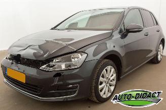 Voiture accidenté Volkswagen Golf 1.2 TSI Clima Connected Series 2016/3