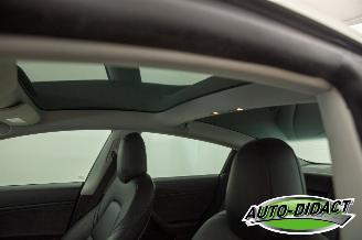 Tesla Model 3 Long Range Dual AWD Pano picture 22