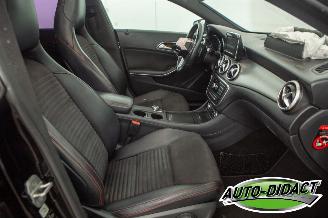 Mercedes Cla-klasse 200 Edition 1 Open dak picture 24