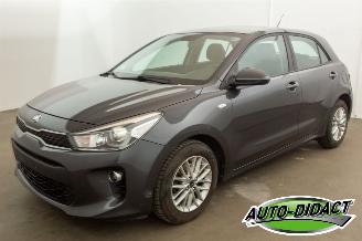 Voiture accidenté Kia Rio 1.0 Airco 110.739 km Active 2019/7