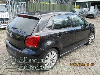 Volkswagen Polo Polo V (6R) Hatchback 1.2 12V BlueMotion Technology (CGPA(Euro 5)) [51=
kW]  (06-2009/03-2014) picture 3
