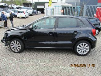 Volkswagen Polo Polo V (6R) Hatchback 1.2 12V BlueMotion Technology (CGPA(Euro 5)) [51=
kW]  (06-2009/03-2014) picture 6