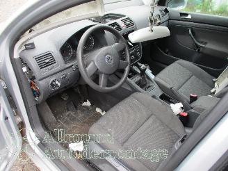 Volkswagen Golf Golf V (1K1) Hatchback 1.6 FSI 16V (BLP) [85kW]  (10-2003/07-2008) picture 9