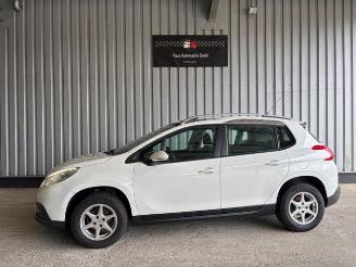 Vrakbiler auto Peugeot 2008 Active Autom / Panorama / Navigation 2016/4