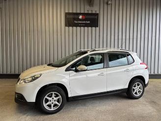 Auto incidentate Peugeot 2008 Active Autom / Panorama / Navigation 2016/4