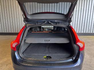 Volvo V-60 Kombi Summum AWD Hybrid picture 15