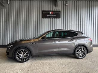 ocasión turismos Maserati Levante GranSport Diesel Panorama / Luft 2016/10