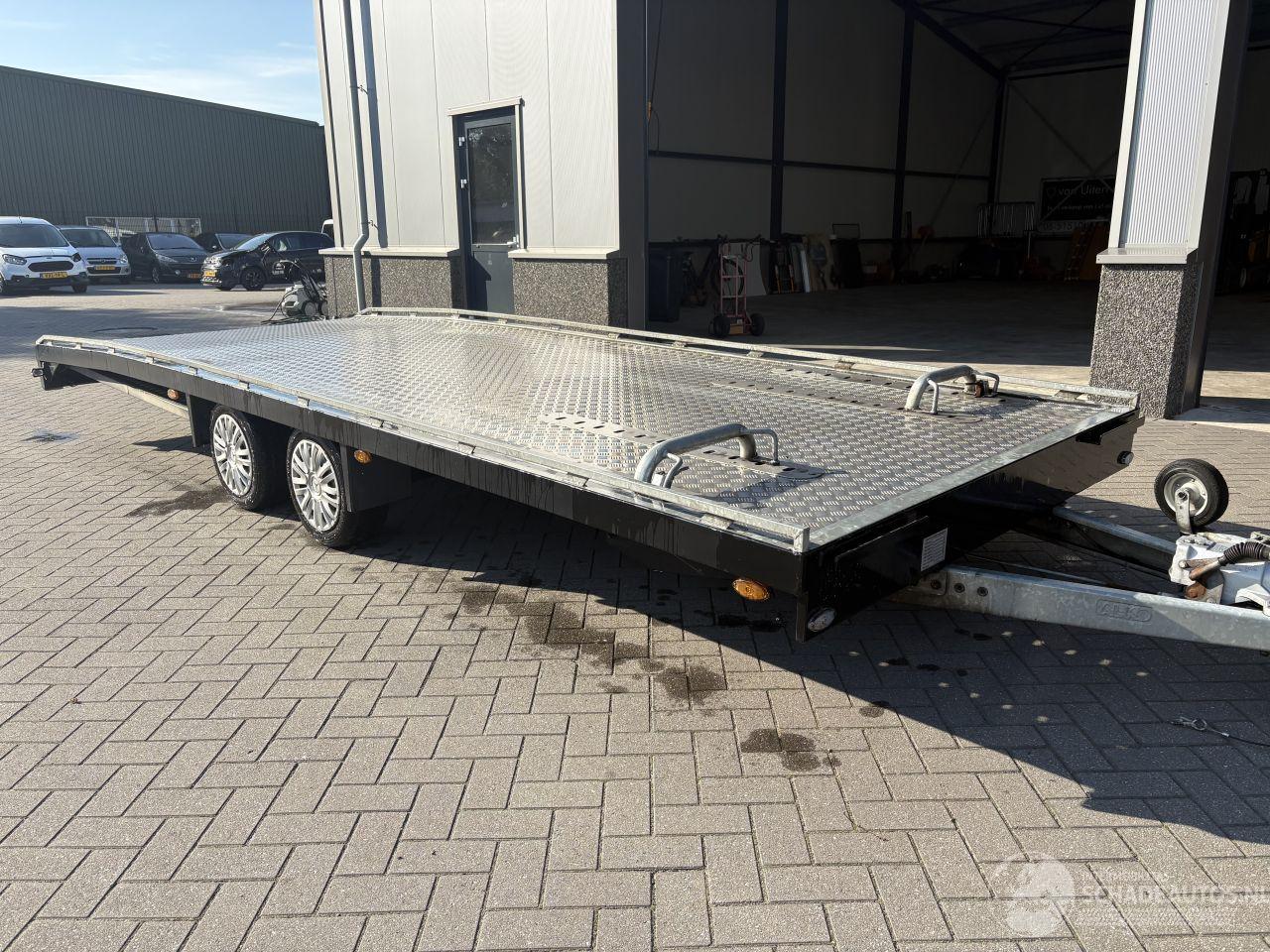 -  Hollee 55  3500kg autoambulance