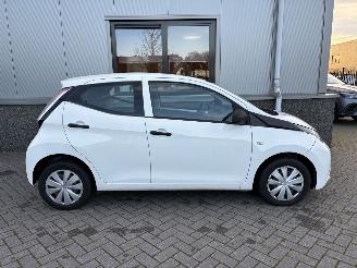 Toyota Aygo 1.0 VVT-i 5drs picture 16