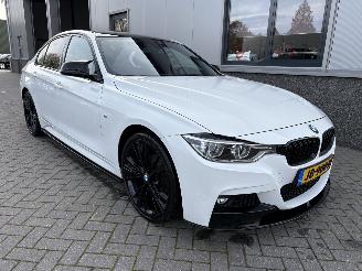 uszkodzony samochody osobowe BMW 3-serie 318i M-Sport 2016/2