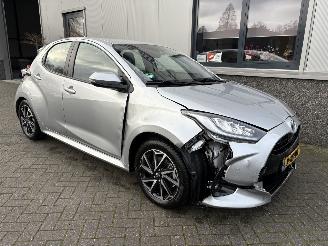 krockskadad bil auto Toyota Yaris 1.5 Hybrid Dynamic 2022/2