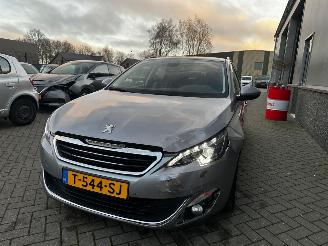 Peugeot 308 1.2 PureTech Allure Automaat picture 35